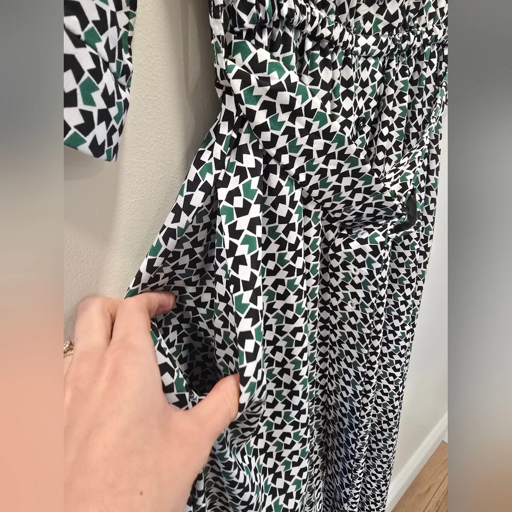 Geometric Patterned Midi Dress - Picture 7 of 7